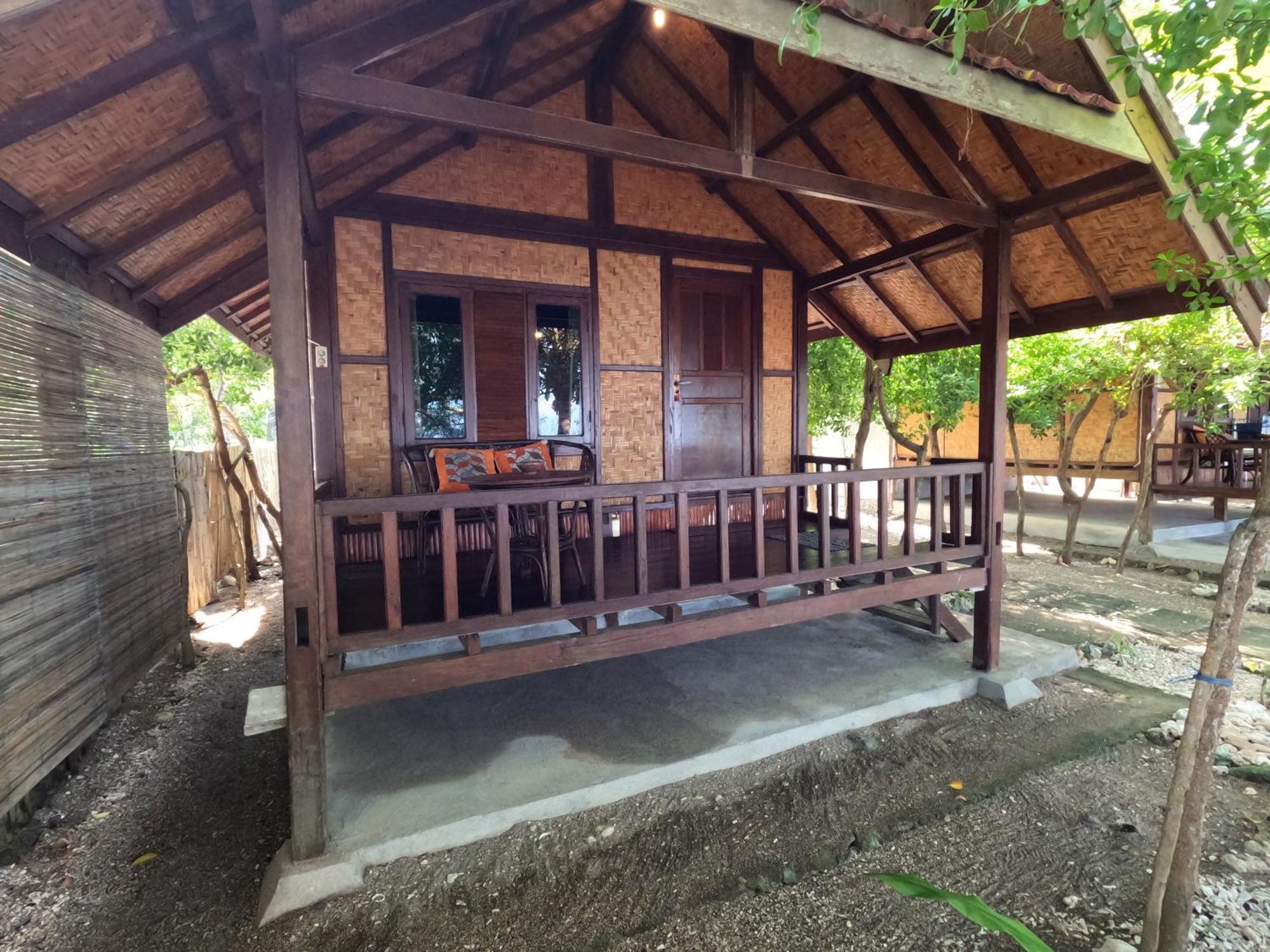 Maryan Moyo Bungalows & Resto Moyo Island Exterior foto