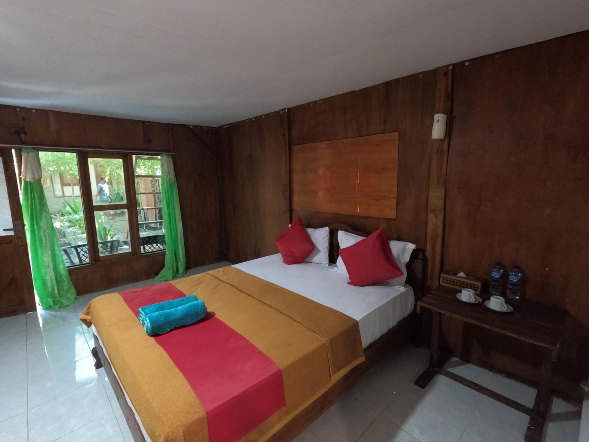 Maryan Moyo Bungalows & Resto Moyo Island Exterior foto