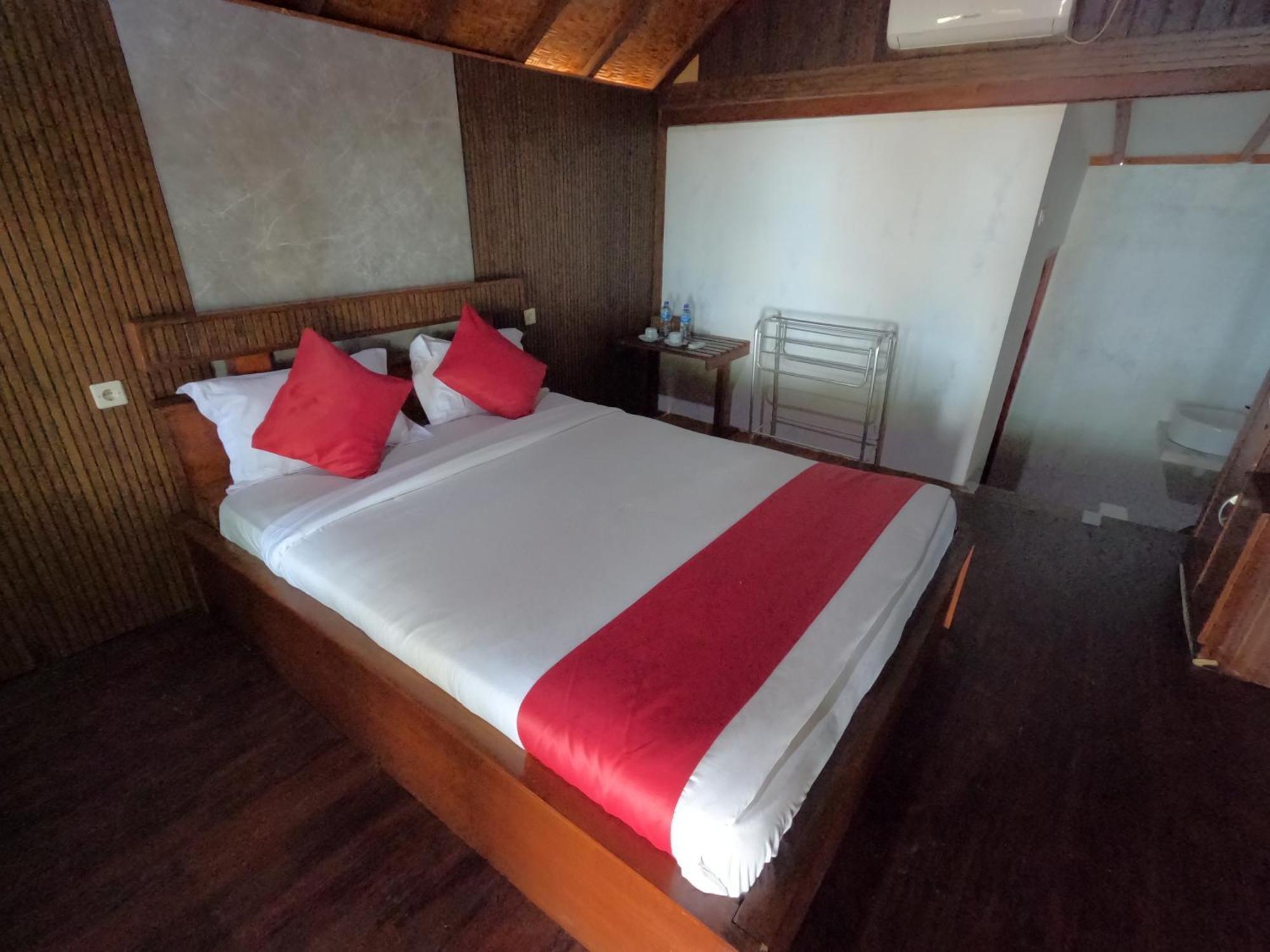 Maryan Moyo Bungalows & Resto Moyo Island Exterior foto