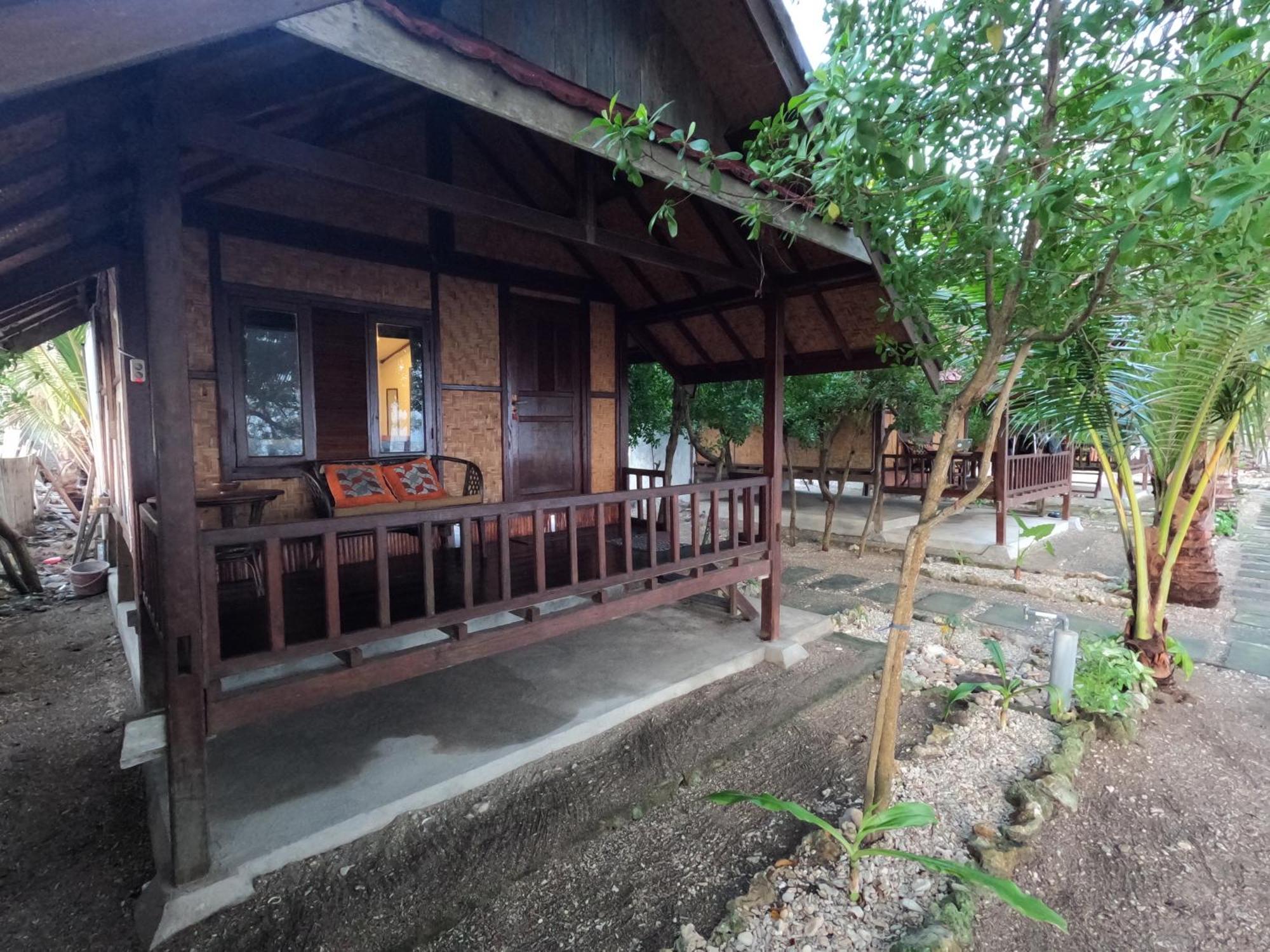 Maryan Moyo Bungalows & Resto Moyo Island Exterior foto